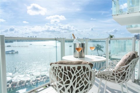 Hôtel, hôtellerie à vendre à Miami Beach, Floride: 1 chambre, 64.66 m2 № 628947 - photo 1