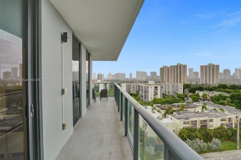 Copropriété à vendre à Aventura, Floride: 1 chambre, 78.69 m2 № 743758 - photo 2