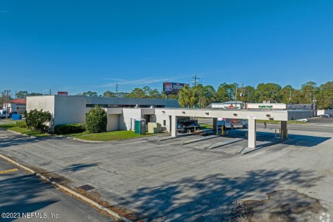 Immobilier commercial à vendre à Jacksonville, Floride: 596.8 m2 № 772500 - photo 1