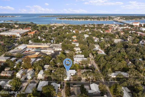 Commercial property in Saint Augustine, Florida 211.82 sq.m. № 772499 - photo 11