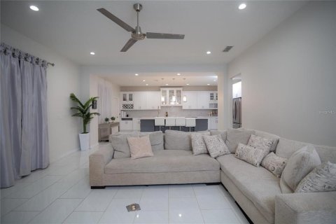 Villa ou maison à louer à Kissimmee, Floride: 1 chambre, 18.58 m2 № 999759 - photo 4