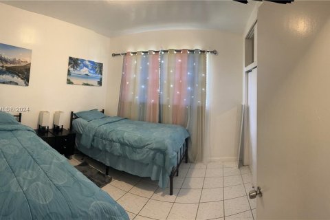 Casa en venta en Miami Gardens, Florida, 4 dormitorios, 151.24 m2 № 1291077 - foto 23