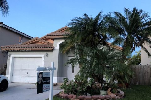 Casa en venta en Cutler Bay, Florida, 3 dormitorios, 129.51 m2 № 1291076 - foto 1