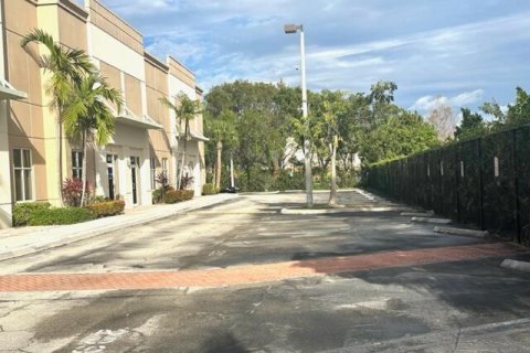 Immobilier commercial à vendre à West Palm Beach, Floride № 367877 - photo 20