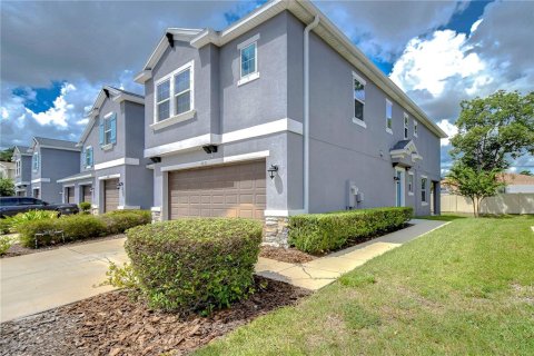 Adosado en venta en Tampa, Florida, 3 dormitorios, 172.05 m2 № 1363421 - foto 2