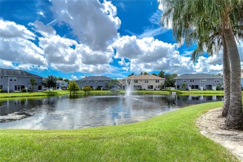 Townhouse in Tampa, Florida 3 bedrooms, 172.05 sq.m. № 1363421 - photo 22