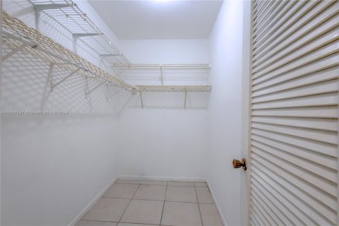 Condo in Lauderhill, Florida, 2 bedrooms  № 1380050 - photo 6