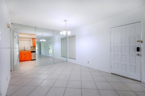 Condo in Lauderhill, Florida, 2 bedrooms  № 1380050 - photo 11