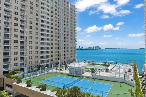 Condo in Miami, Florida, 1 bedroom  № 1394665 - photo 27