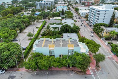 Copropriété à vendre à Miami Beach, Floride: 2 chambres, 103.68 m2 № 1395825 - photo 9