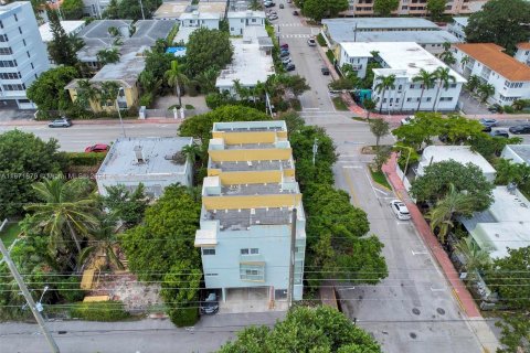 Copropriété à vendre à Miami Beach, Floride: 2 chambres, 103.68 m2 № 1395825 - photo 7