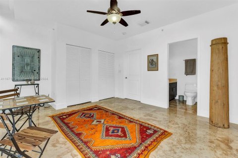 Condo in Miami Beach, Florida, 2 bedrooms  № 1395825 - photo 26