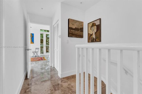 Copropriété à vendre à Miami Beach, Floride: 2 chambres, 103.68 m2 № 1395825 - photo 23