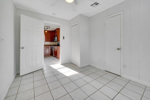 Immobilier commercial à vendre à Stuart, Floride: 99.87 m2 № 987022 - photo 5