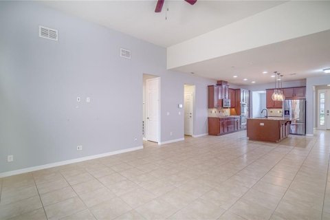 House in Orlando, Florida 5 bedrooms, 268.12 sq.m. № 1326286 - photo 16