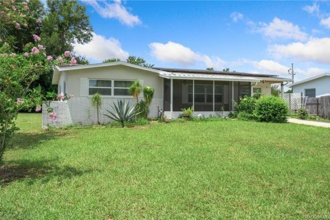 Villa ou maison à vendre à Beverly Hills, Floride: 2 chambres, 119.66 m2 № 1326284 - photo 2