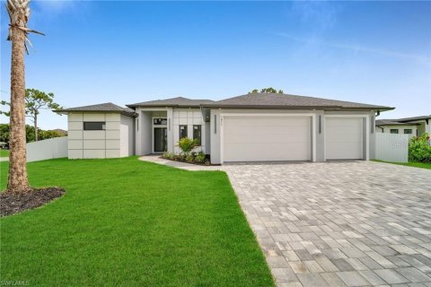 Casa en venta en Cape Coral, Florida, 4 dormitorios, 179.39 m2 № 1326247 - foto 1