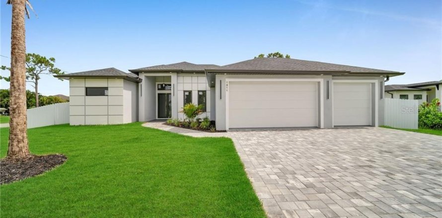 House in Cape Coral, Florida 4 bedrooms, 179.39 sq.m. № 1326247