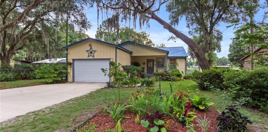 Villa ou maison à Interlachen, Floride 3 chambres, 123.65 m2 № 1326285