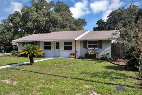 House in Crystal River, Florida 3 bedrooms, 156.82 sq.m. № 1326248 - photo 2