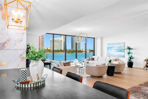 Copropriété à vendre à Miami Beach, Floride: 4 chambres, 455.59 m2 № 986553 - photo 16