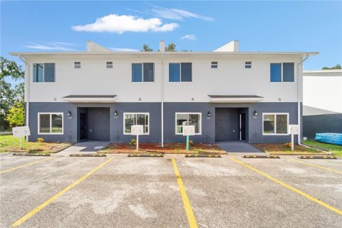 Touwnhouse à louer à Tampa, Floride: 3 chambres, 103.21 m2 № 1363959 - photo 1