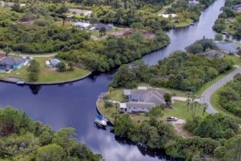 Terreno en venta en Port Charlotte, Florida № 1363925 - foto 1