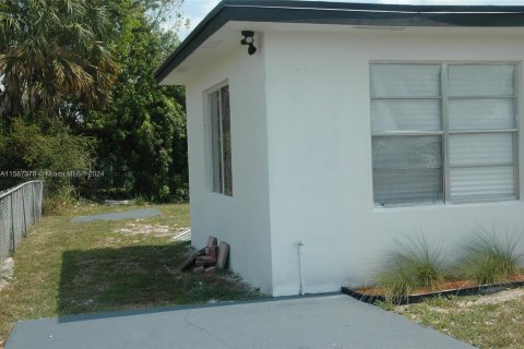 Купить виллу или дом в Майами-Гарденс, Флорида 3 спальни, 104.89м2, № 1176159 - фото 7