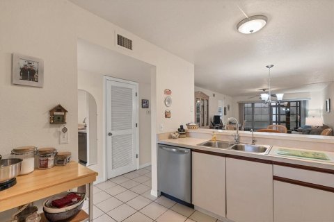 Condo in Punta Gorda, Florida, 2 bedrooms  № 867357 - photo 11