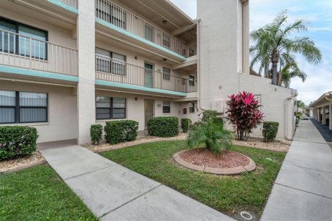 Copropriété à vendre à Punta Gorda, Floride: 2 chambres, 107.12 m2 № 867357 - photo 1