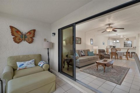 Condo in Punta Gorda, Florida, 2 bedrooms  № 867357 - photo 5