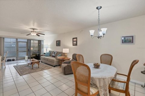 Condo in Punta Gorda, Florida, 2 bedrooms  № 867357 - photo 7