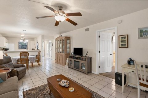 Condo in Punta Gorda, Florida, 2 bedrooms  № 867357 - photo 6