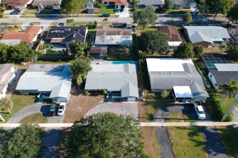 Villa ou maison à vendre à Pembroke Pines, Floride: 4 chambres, 165.74 m2 № 1139331 - photo 5