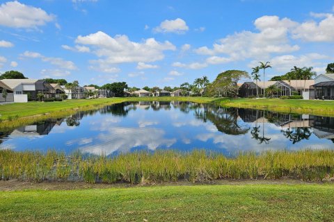 House in Boynton Beach, Florida 3 bedrooms, 176.24 sq.m. № 1139277 - photo 10