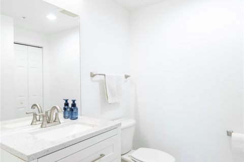 Condo in Hollywood, Florida, 3 bedrooms  № 1189727 - photo 25