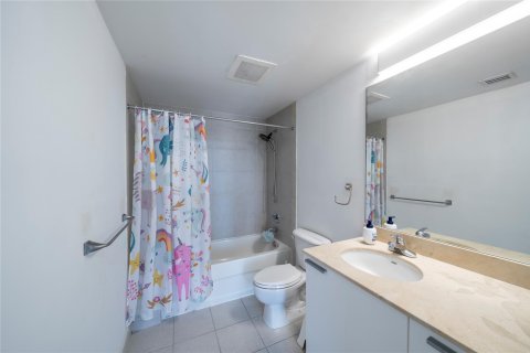 Condominio en venta en Hollywood, Florida, 3 dormitorios, 137.68 m2 № 1189727 - foto 30