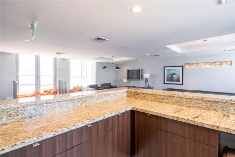 Condo in Hollywood, Florida, 3 bedrooms  № 1189727 - photo 5