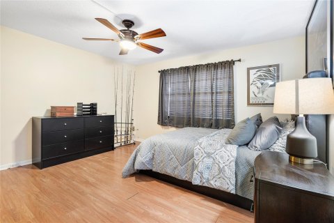 Condo in Coconut Creek, Florida, 2 bedrooms  № 1189725 - photo 2