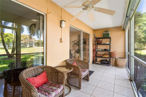 Condo in Coconut Creek, Florida, 2 bedrooms  № 1189725 - photo 9