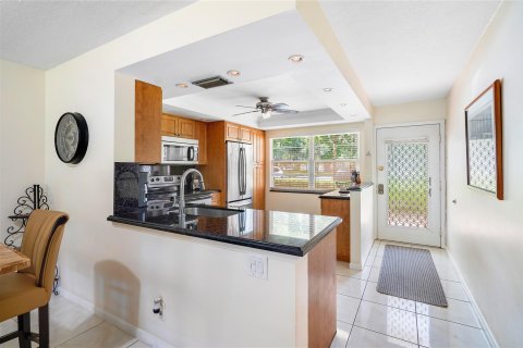 Condominio en venta en Coconut Creek, Florida, 2 dormitorios, 107.4 m2 № 1189725 - foto 17