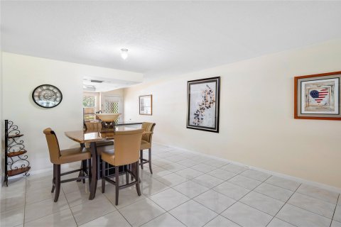 Condominio en venta en Coconut Creek, Florida, 2 dormitorios, 107.4 m2 № 1189725 - foto 13