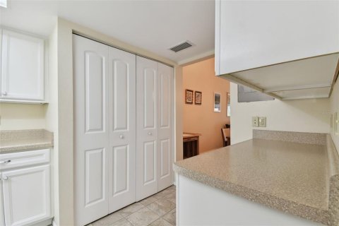 Condo in Bradenton, Florida, 2 bedrooms  № 1368135 - photo 7