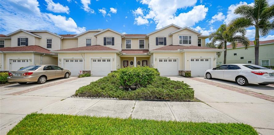 Townhouse in North Port, Florida 3 bedrooms, 149.39 sq.m. № 1296832