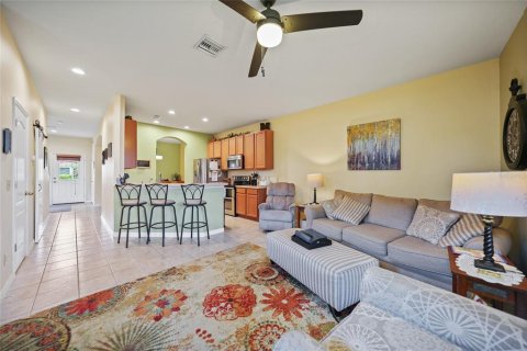 Townhouse in North Port, Florida 3 bedrooms, 149.39 sq.m. № 1296832 - photo 3