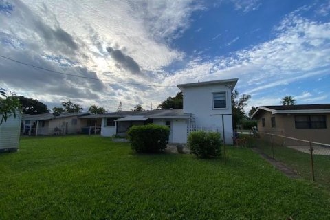 House in Miramar, Florida 3 bedrooms, 154.96 sq.m. № 977122 - photo 14