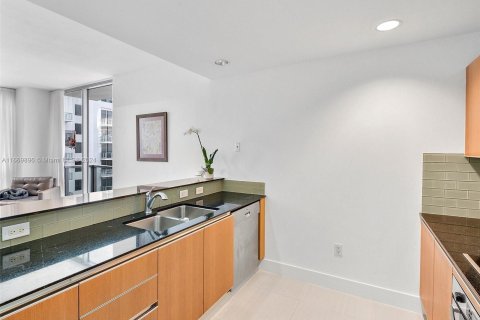 Condo in Miami, Florida, 2 bedrooms  № 1395258 - photo 22