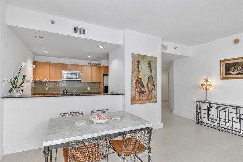 Condominio en venta en Miami, Florida, 2 dormitorios, 127.09 m2 № 1395258 - foto 20