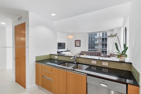 Copropriété à vendre à Miami, Floride: 2 chambres, 127.09 m2 № 1395258 - photo 15