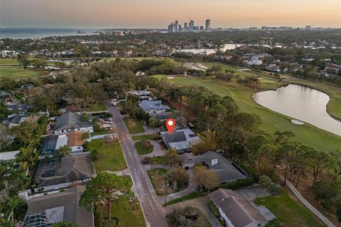 Terreno en venta en Saint Petersburg, Florida № 1416880 - foto 1